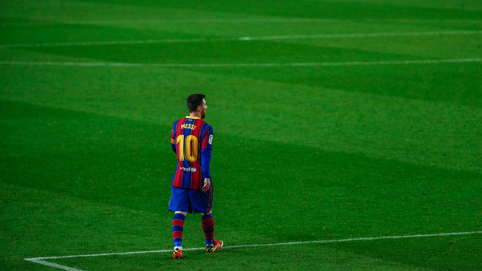 Messi w szoku, że nie zostanie w Barcelonie. Hiszpańskie media opisują kulisy reakcji piłkarza - Sport.pl