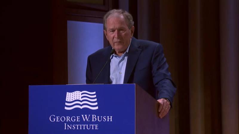 George W. Bush verspreekt zich: 'Invasie Irak... ehh ik bedoel Oekraïne' - NOS