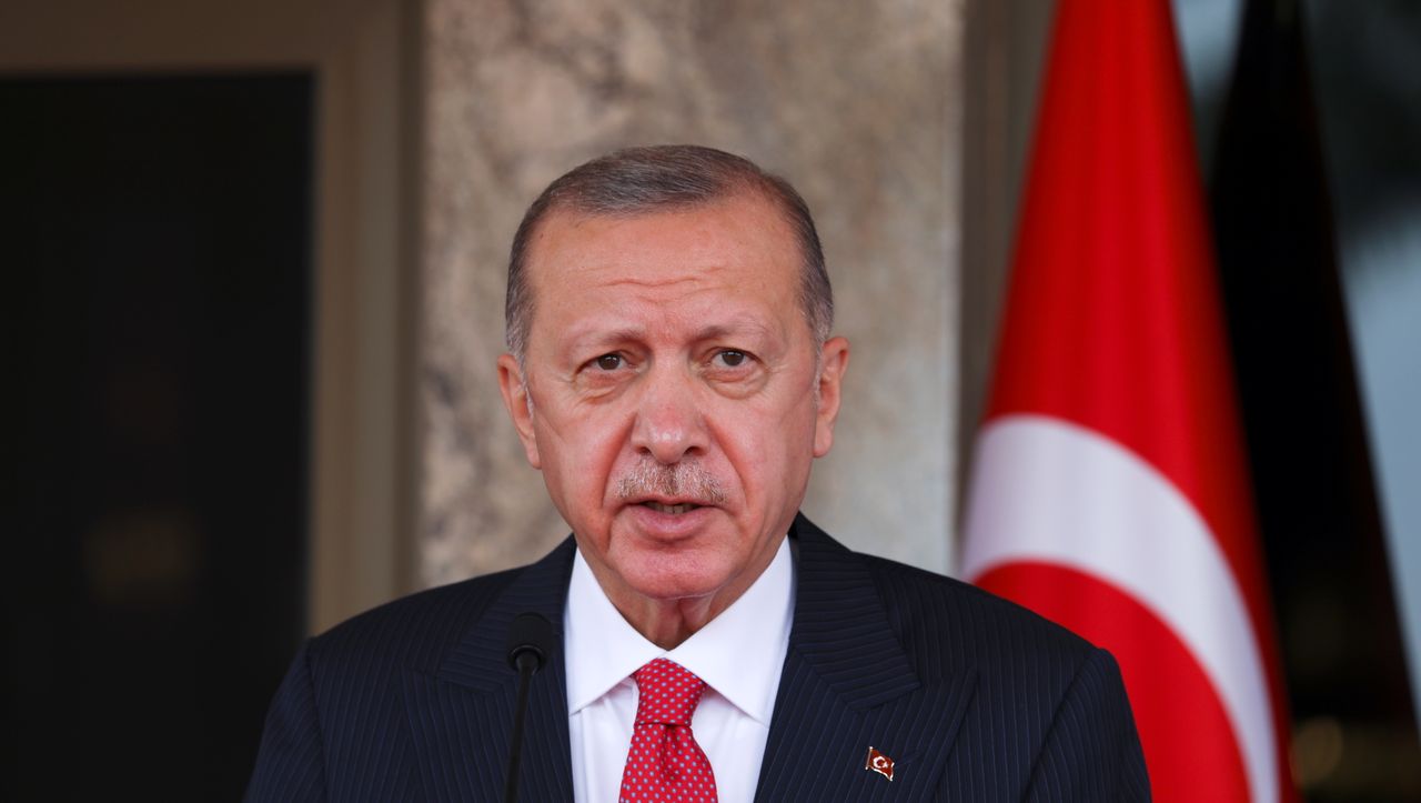 Streit über inhaftierten Osman Kavala: Erdoğan droht mit Ausweisung westlicher Botschafter - DER SPIEGEL