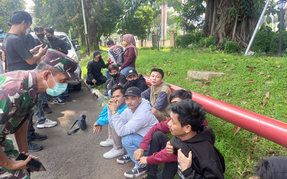 Polisi Menangkap 14 Orang Diduga Penyusup Demo Mahasiswa 11 April, Ada Perempuan - JPNN.com
