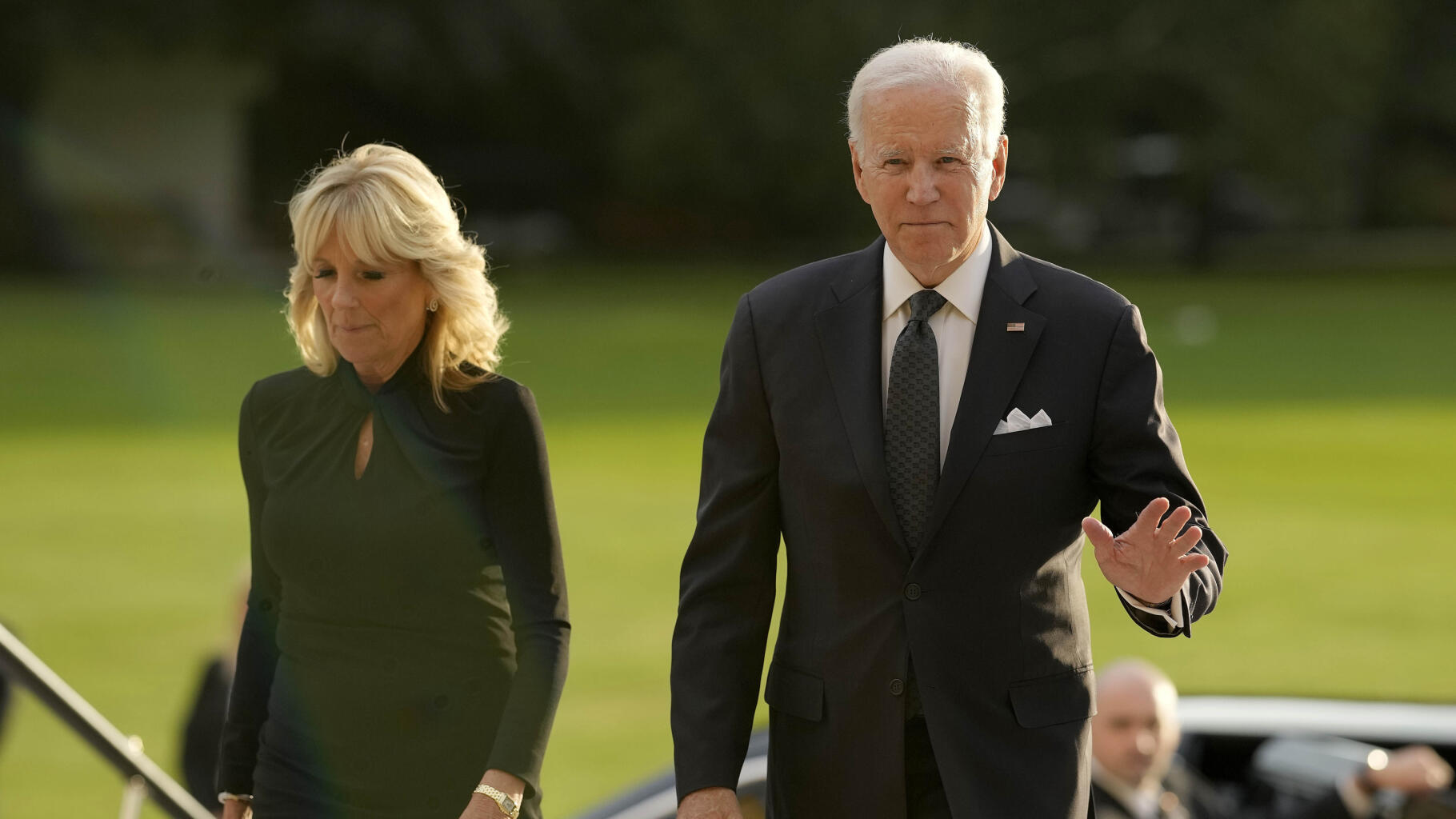 Obsèques d'Elizabeth II : Joe Biden pourra utiliser « The Beast », sa limousine blindée - Le HuffPost