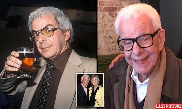 Comedian and BBC Radio 4 'I'm Sorry I haven't a Clue' stalwart Barry Cryer dies at the age of 86 - Daily Mail