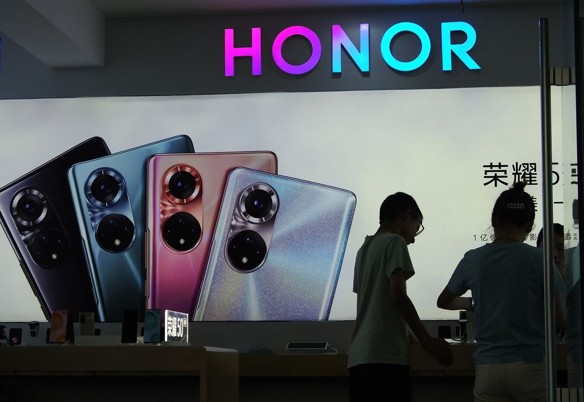 Honor podzieli los Huawei? Amerykanie chcą sankcji - Komórkomania
