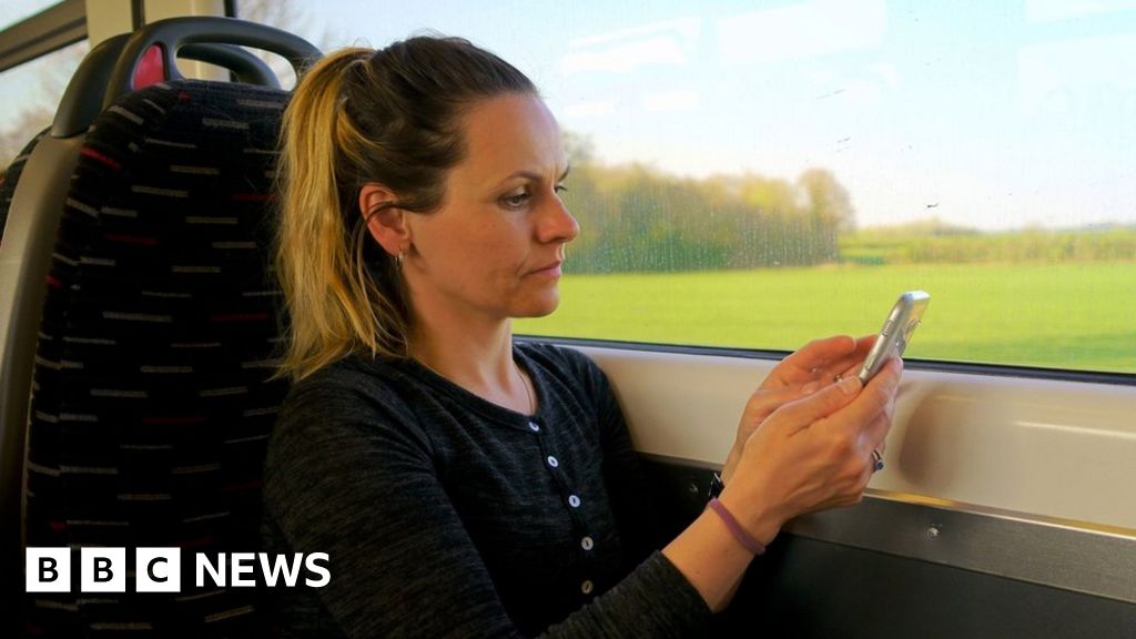 Network Rail bets on mindfulness to lure commuters back - BBC News