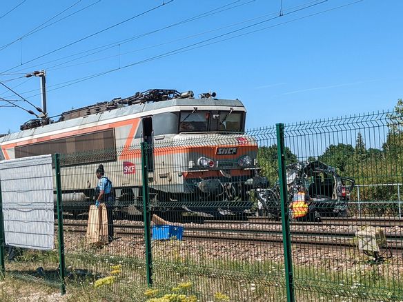 Le trafic SNCF reprend sur la ligne Paris - Nevers après un accident mortel à un passage à niveau, à Gien (Loiret) - Gien (45500) - Le Journal du Centre