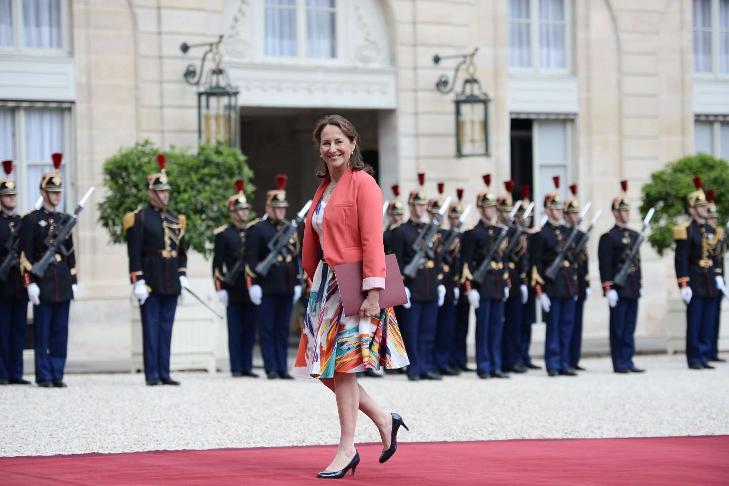 Ségolène Royal affirme n'avoir « jamais nié les crimes de guerre » en Ukraine et s'« excuse » - Le Monde