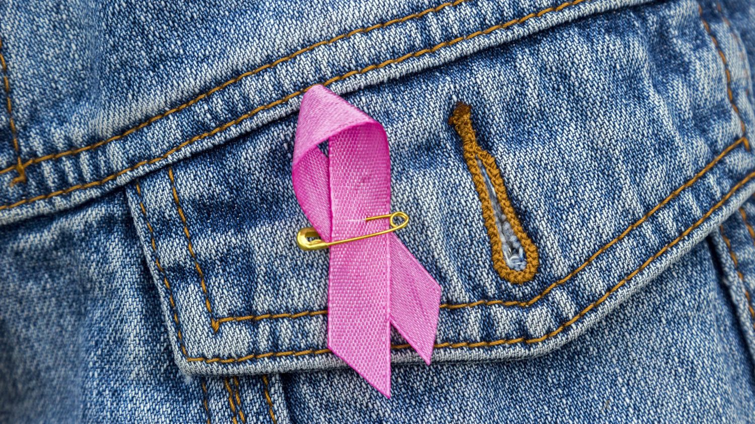 Cancer du sein : traque de l'ADN tumoral, CART-T cells… quelles sont ces techniques prometteuses pour éviter les récidives ? - franceinfo
