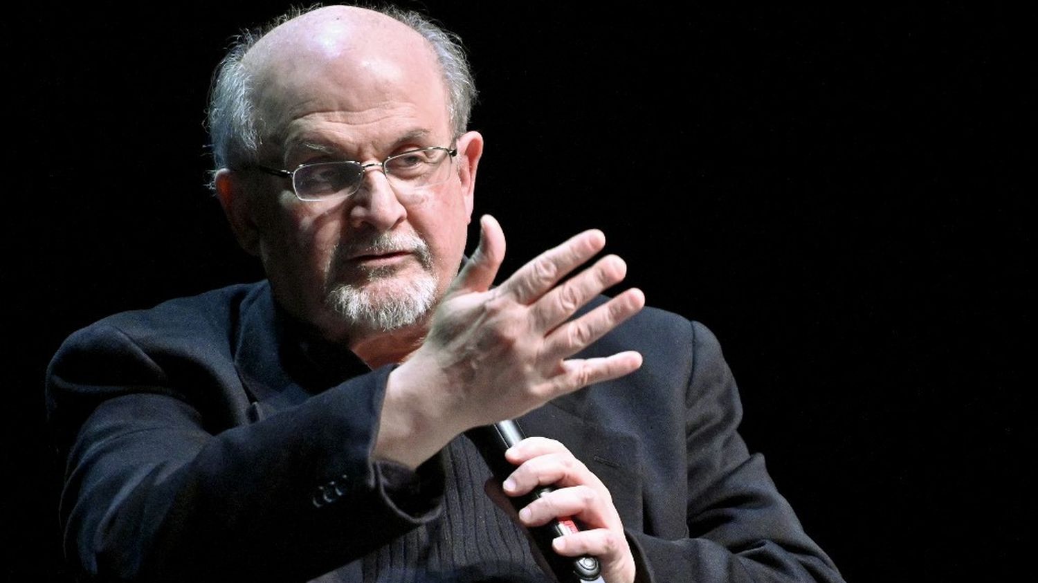 Agression de Salman Rushdie : Boris Johnson se dit 